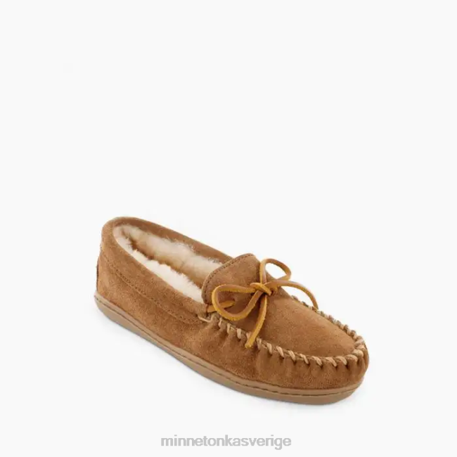 Minnetonka kvinnor fårskinn hårdsula moc HTZ4DP220 Skodon gyllene solbränna